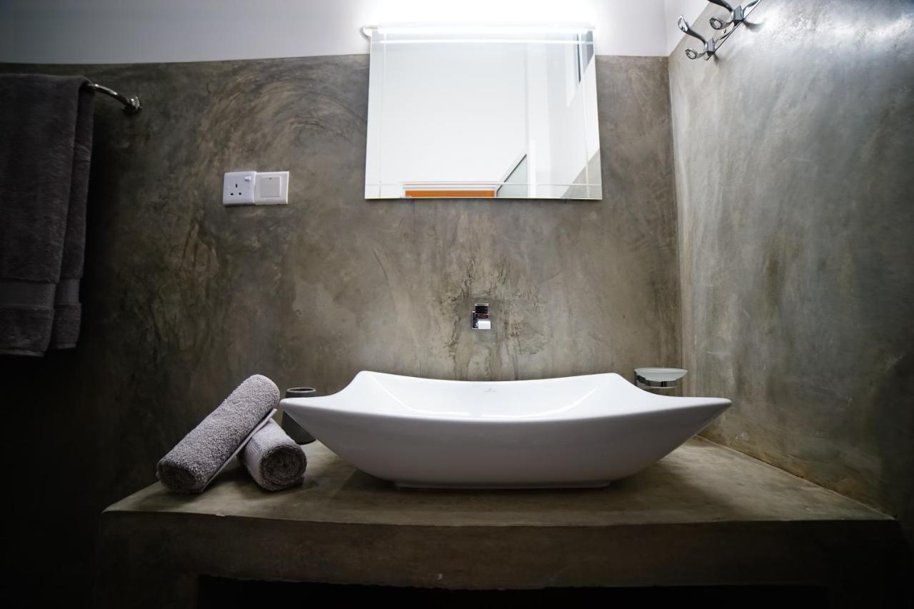 Island Life Hotel Негомбо Екстериор снимка